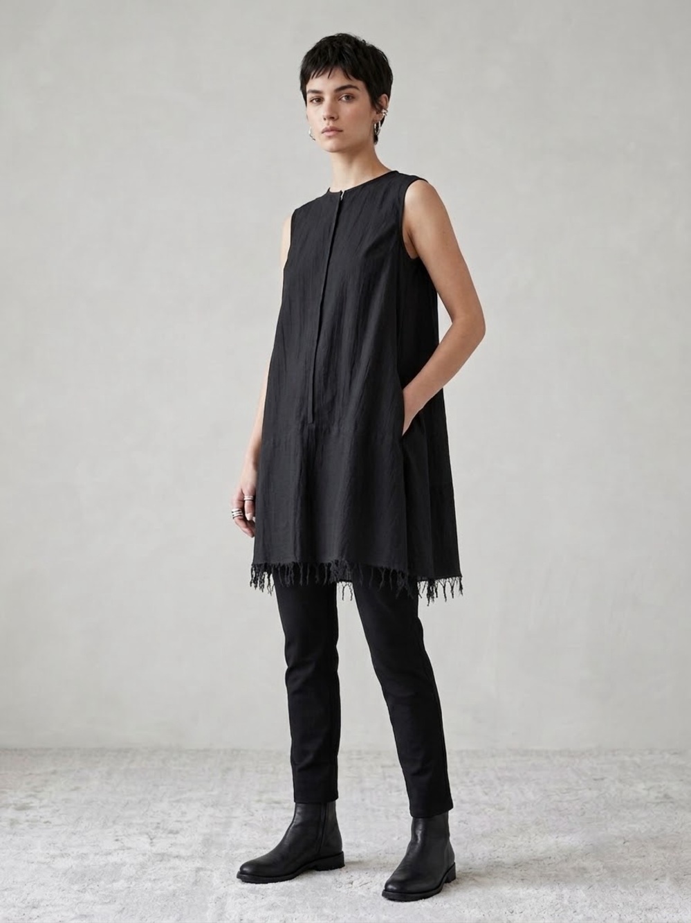 Nuovo Borgo Black Linen Blend Sleeveless Frayed Edge Oversized Tunic Top Size 40